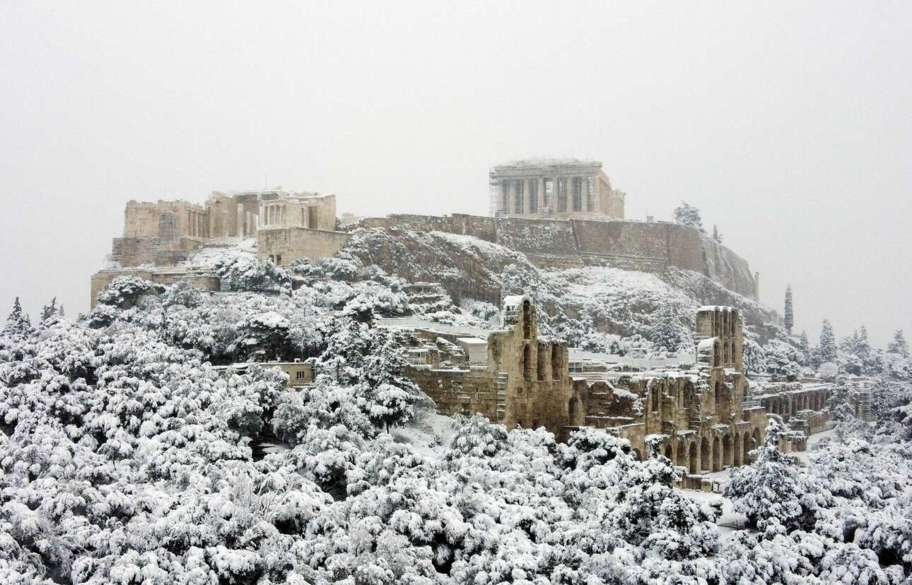25 εικόνες από εμβληματικά σημεία της Αθήνας χιονισμένα - aromalefkadas - Ενημερωτική ιστοσελίδα της Λευκάδας
